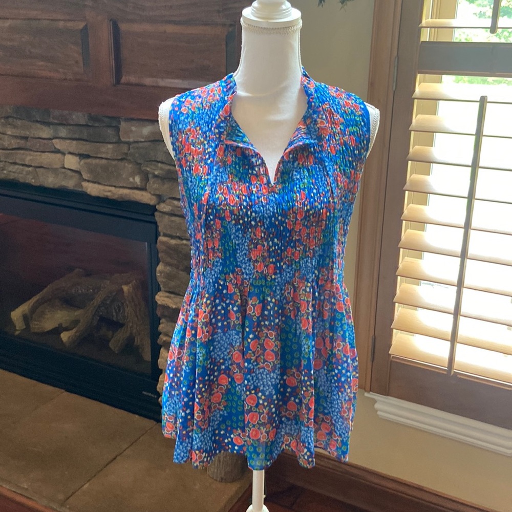 Rose + Olive sleeveless top, flowered pattern, size Small